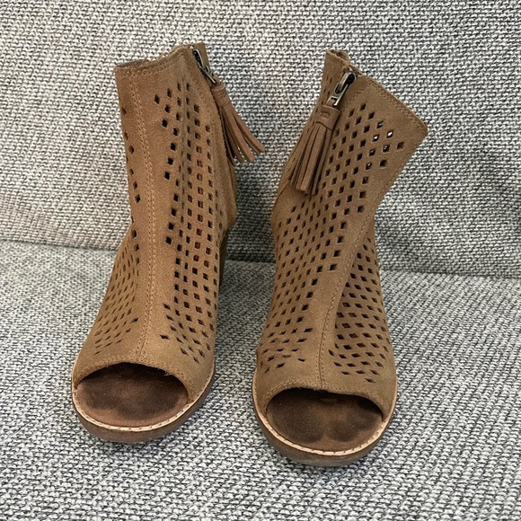 Toms Brown Ankle Booties with Perforated Design - Picture 6 of 16